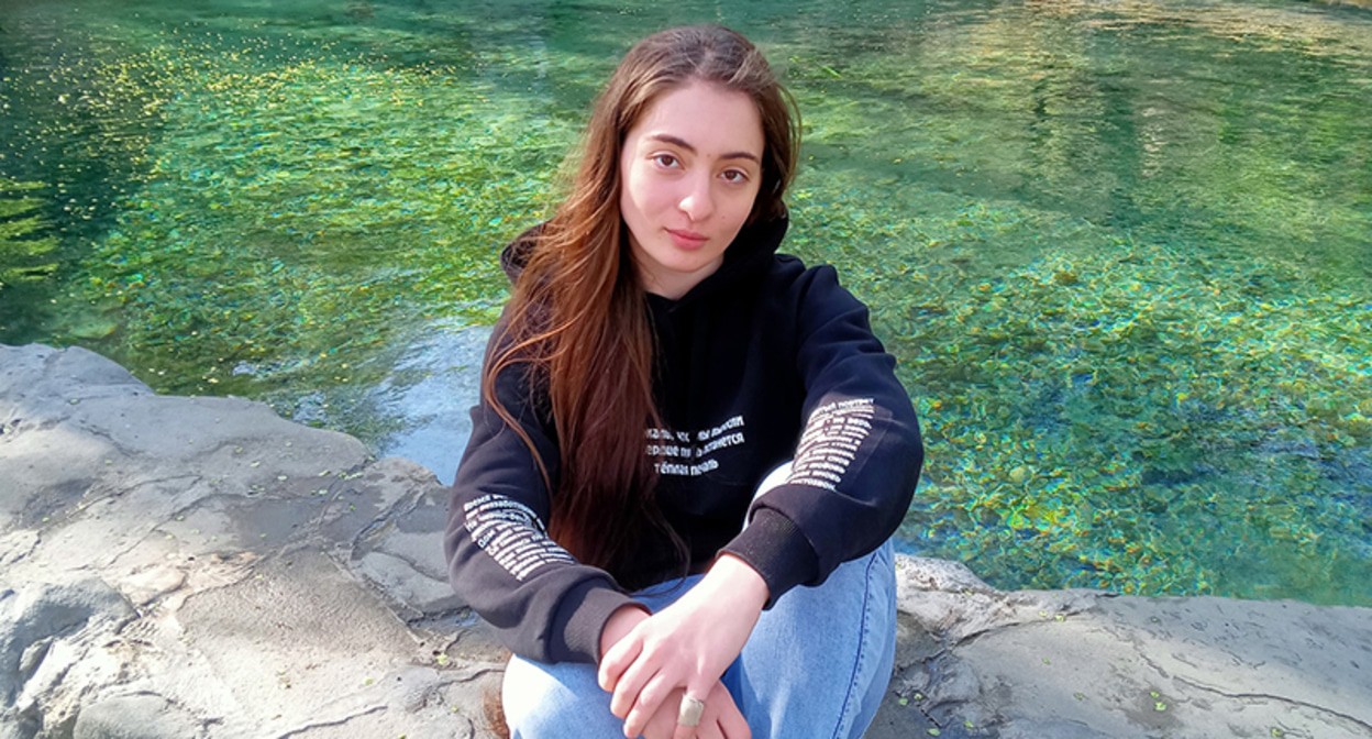 Анна Цомартова. Фото с личной страницы в соцсети "ВКонтакте" Анна Цомартова. Фото с личной страницы в соцсети "ВКонтакте"