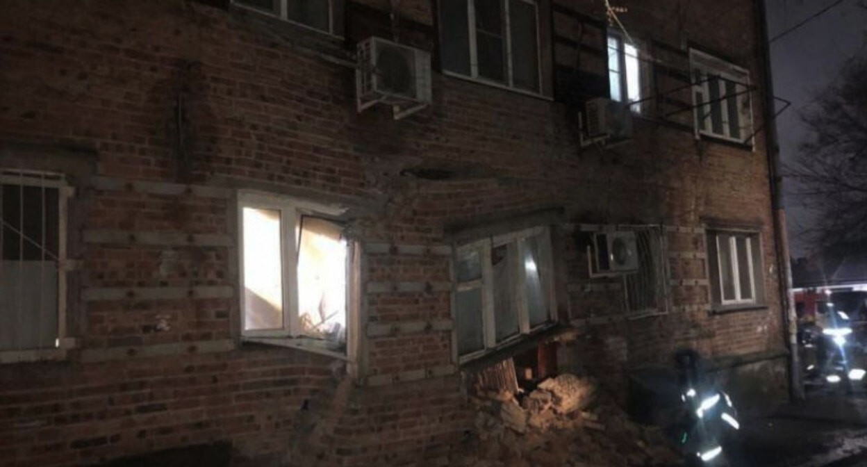 Обрушение дома в Ростове-на-Дону. Фото: МЧС по Ростовской области Обрушение дома в Ростове-на-Дону. Фото: МЧС по Ростовской области