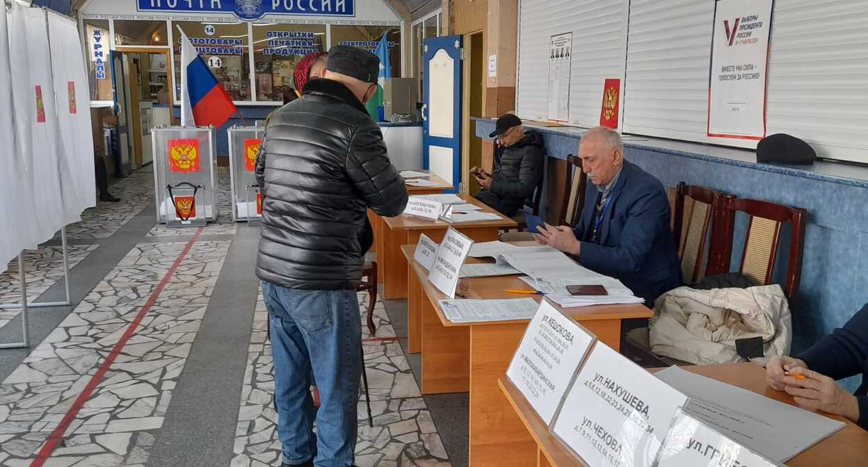 Избирательный участок в Нальчике. Фото корреспондента "Кавказского узла" Избирательный участок в Нальчике. Фото корреспондента "Кавказского узла"
