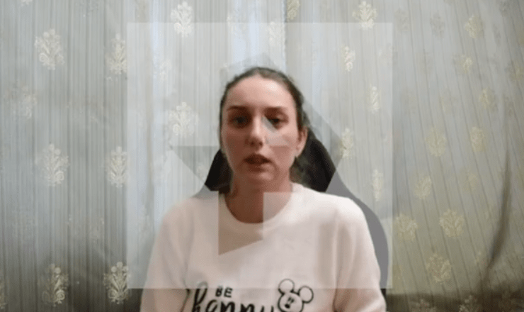 Жительница Моздока рассказала о причинах своего поступка. Стоп-кадр видео "Рен ТВ" от 16.03.24, https://t.me/rentv_news/131451 Жительница Моздока рассказала о причинах своего поступка. Стоп-кадр видео "Рен ТВ" от 16.03.24, https://t.me/rentv_news/131451