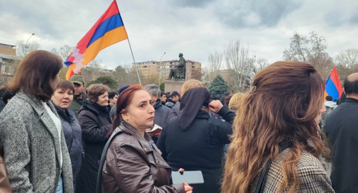Участники митинга в Ереване 20 марта 2024 года, фото Алвард Григорян для "Кавказского узла" Участники митинга в Ереване 20 марта 2024 года, фото Алвард Григорян для "Кавказского узла"