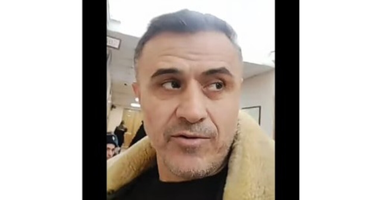 Асхабали Алибеков. Скриншот видео https://www.youtube.com/watch?v=gX2nwXIhjSM Асхабали Алибеков. Скриншот видео https://www.youtube.com/watch?v=gX2nwXIhjSM