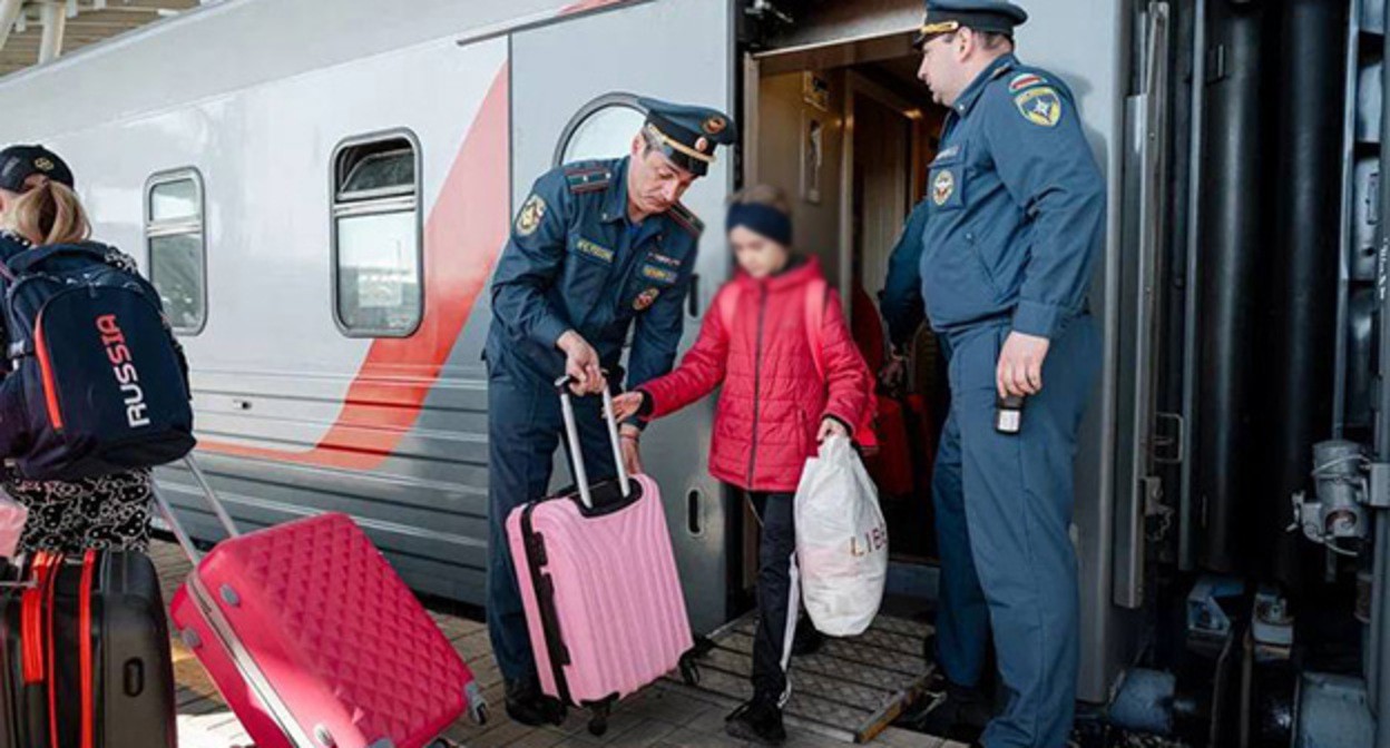 Воспитанники школы олимпийского резерва прибыли из Белгородской области для пребывания на территории "Сириуса". 1 апреля 2024 г. Скриншот видео от 01.04.2024 г. Телеграм-канал Сириус https://t.me/siriusfederal/3619?single Воспитанники школы олимпийского резерва прибыли из Белгородской области для пребывания на территории "Сириуса". 1 апреля 2024 г. Скриншот видео от 01.04.2024 г. Телеграм-канал Сириус https://t.me/siriusfederal/3619?single