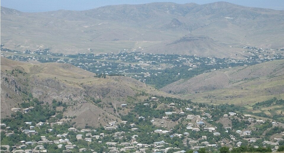 Село Мовсес. Фото: Aznaouri, https://commons.wikimedia.org/w/index.php?curid=7817667 Село Мовсес. Фото: Aznaouri, https://commons.wikimedia.org/w/index.php?curid=7817667