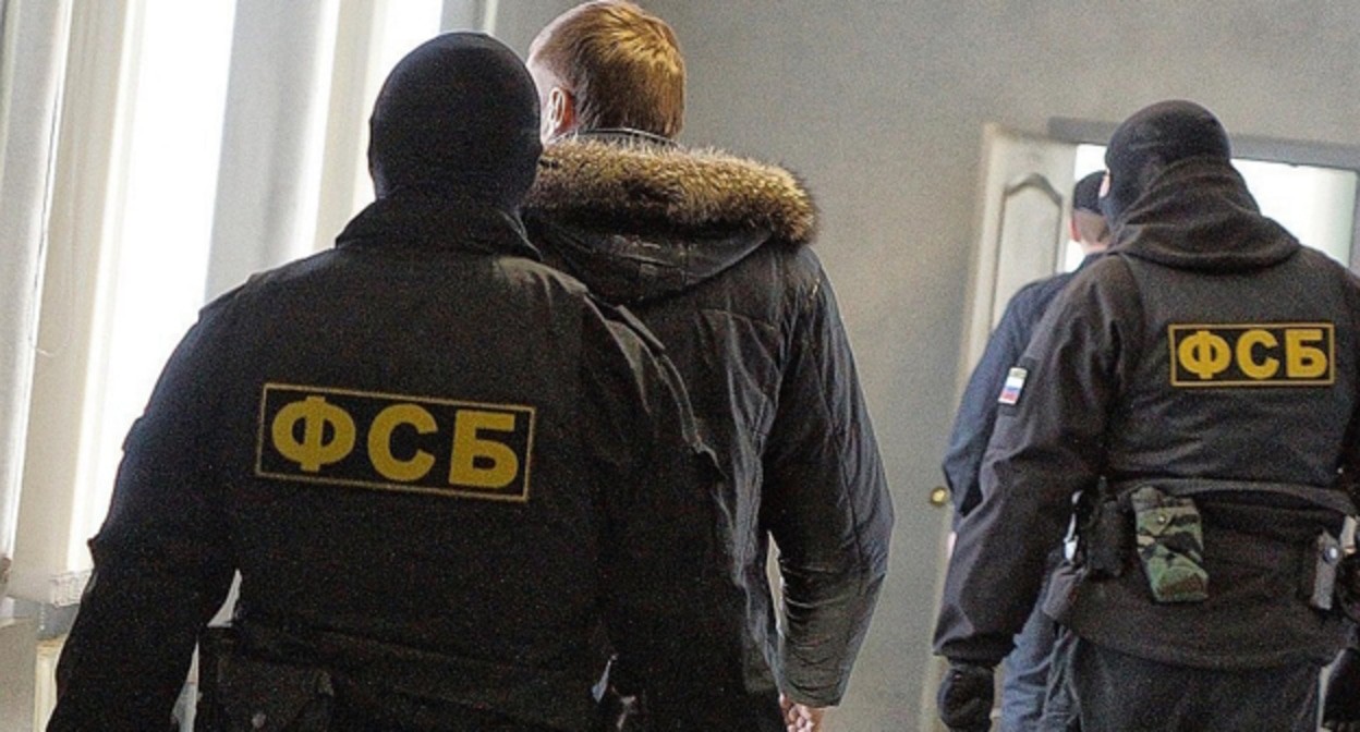 Сотрудники ФСБ, фото: Алексей Булатов, "Югополис" Сотрудники ФСБ, фото: Алексей Булатов, "Югополис"