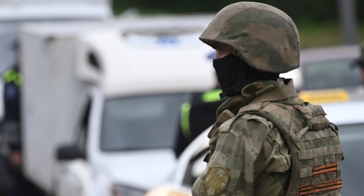 Силовик, фото: пресс-служба Росгвардии, https://rosguard.gov.ru/?ysclid=luuq2w9ws1842002932 Силовик, фото: пресс-служба Росгвардии, https://rosguard.gov.ru/?ysclid=luuq2w9ws1842002932