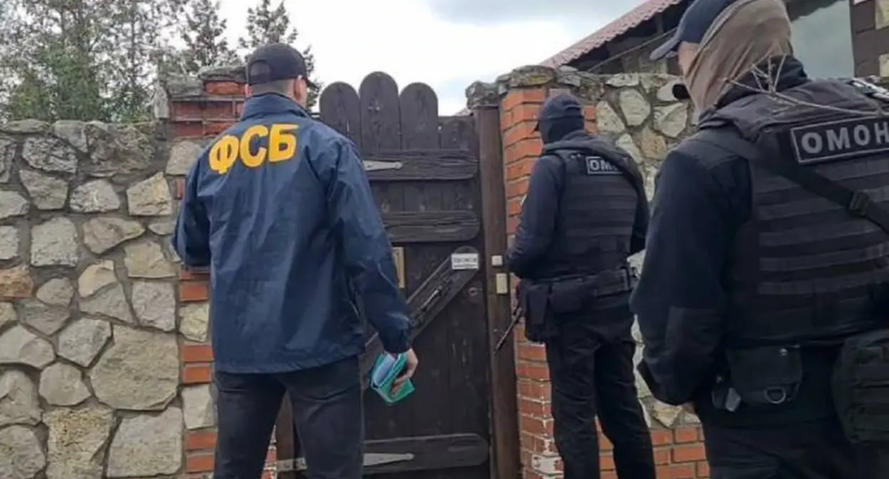 Обыск в Еланском казачьем музее. Скриншот видео ТАСС https://tass.ru/obschestvo/20479559 Обыск в Еланском казачьем музее. Скриншот видео ТАСС https://tass.ru/obschestvo/20479559