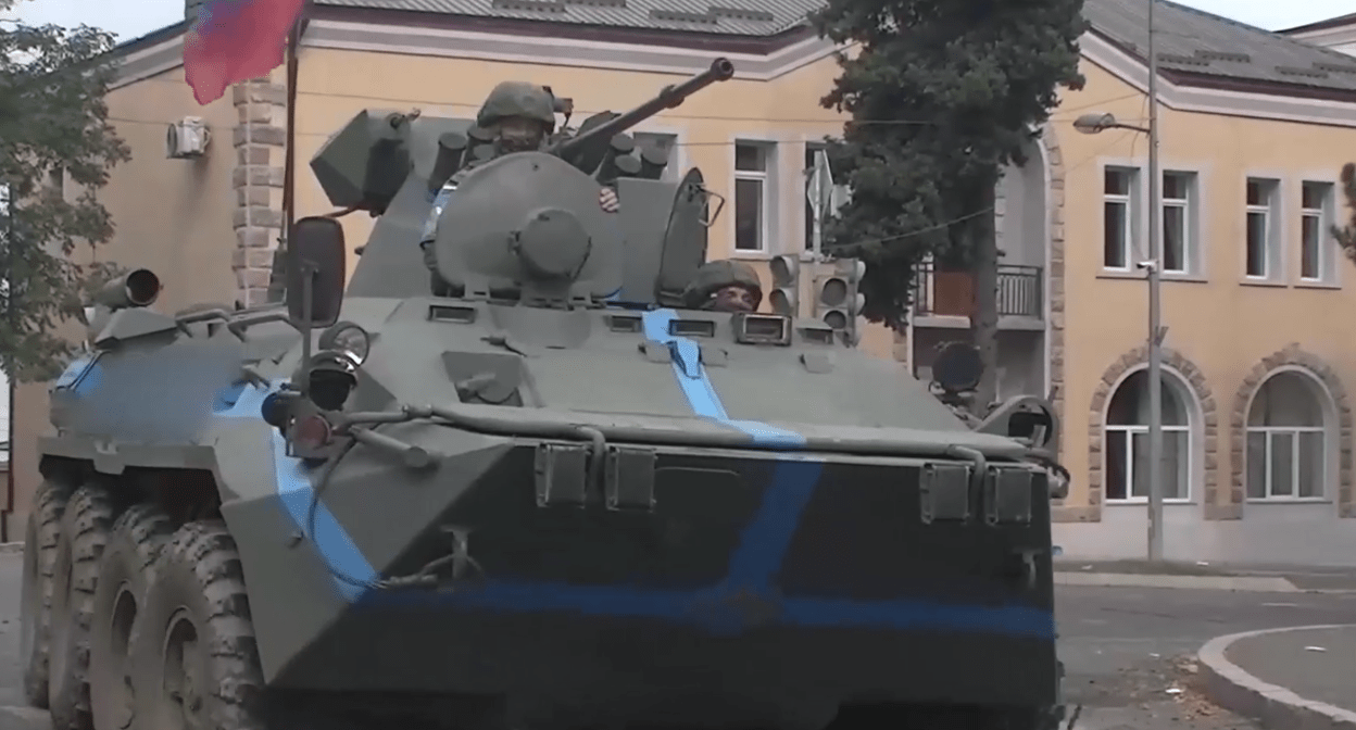 Российские миротворцы в Карабахе. Стоп-кадр видео Минобороны России от 4.10.23, https://t.me/mod_russia/31119 Российские миротворцы в Карабахе. Стоп-кадр видео Минобороны России от 4.10.23, https://t.me/mod_russia/31119