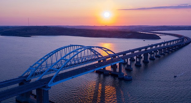 Крымский мост. Фото: Rosavtodor.ru https://ru.wikipedia.org Крымский мост. Фото: Rosavtodor.ru https://ru.wikipedia.org