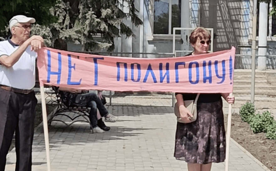 Участники митинга в станице Советской. Апрель 2024 года. Фото Кристины Романовой для "Кавказского узла" Участники митинга в станице Советской. Апрель 2024 года. Фото Кристины Романовой для "Кавказского узла"