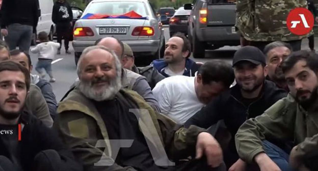 Участники шествия из Киранца в Ереван. 5 мая 2024 г. Фото: Armenia Today https://armeniatoday.news/politics-ru/741784/ Участники шествия из Киранца в Ереван. 5 мая 2024 г. Фото: Armenia Today https://armeniatoday.news/politics-ru/741784/