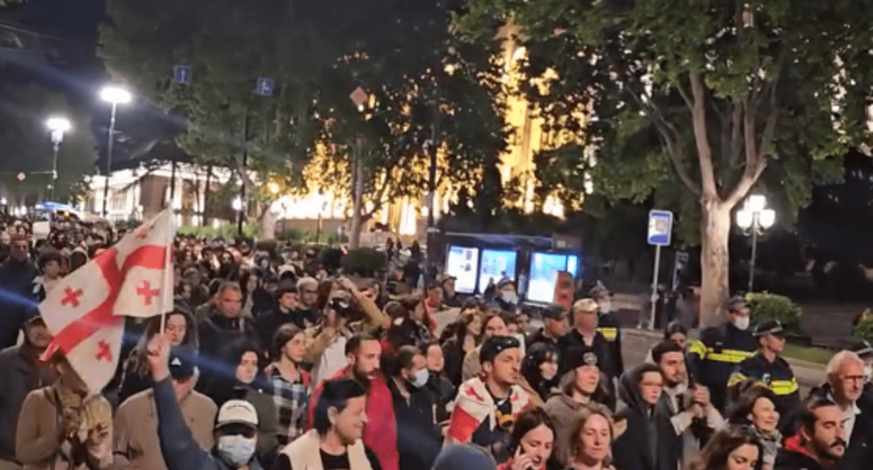 Акция протеста в Тбилиси. Стоп-кадр видео "Новости Грузия" от 08.05.24, https://t.me/NGnewsgeorgia/15266 Акция протеста в Тбилиси. Стоп-кадр видео "Новости Грузия" от 08.05.24, https://t.me/NGnewsgeorgia/15266