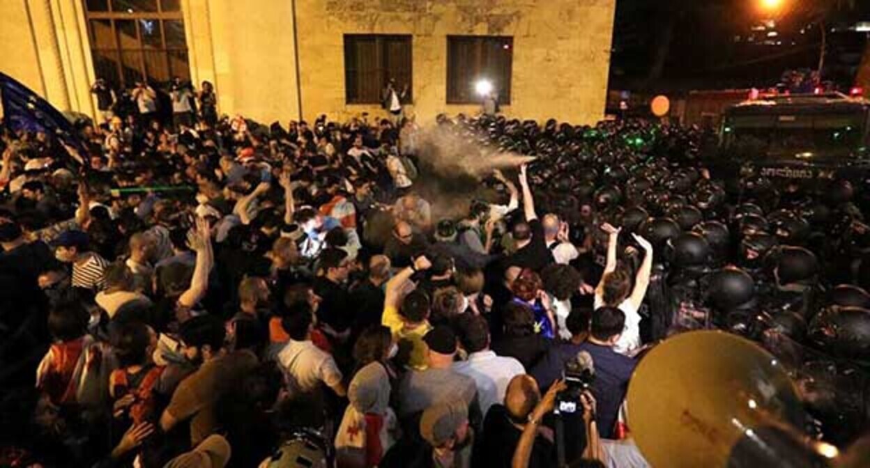 Акция протеста против принятия закона об иноагентах в Грузии. Фото: Anna-News https://anna-news.info/v-gruzii-sostoyalis-massovye-aktsii-protesta-protiv-prinyatiya-zakon-ob-inoagentah/ Акция протеста против принятия закона об иноагентах в Грузии. Фото: Anna-News https://anna-news.info/v-gruzii-sostoyalis-massovye-aktsii-protesta-protiv-prinyatiya-zakon-ob-inoagentah/