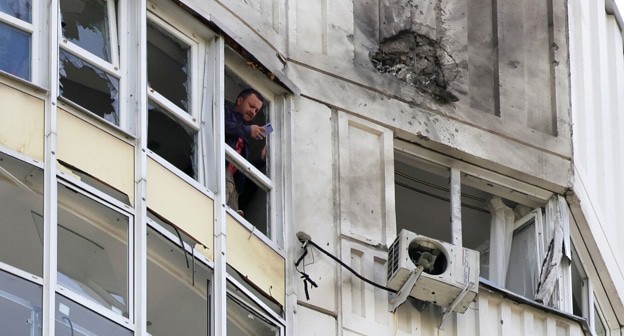 Повреждения дома от взрывов, фото: пресс-служба губернатора Белгородской области Повреждения дома от взрывов, фото: пресс-служба губернатора Белгородской области