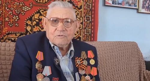 Ветеран ВОВ Александр Илларионов. Стоп-кадр видео из сообщества "ВКонтакте" Типичная Астрахань" от 03.05.24, https://vk.com/wall-37473293_1875091
Ветеран ВОВ Александр Илларионов. Стоп-кадр видео из сообщества "ВКонтакте" Типичная Астрахань" от 03.05.24, https://vk.com/wall-37473293_1875091