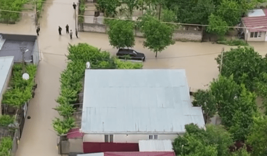 Затопленные улицы поселка Церовани. Стоп-кадр видео Tbilisi Life от 26.05.24, https://t.me/Tbilisi_life/27015 Затопленные улицы поселка Церовани. Стоп-кадр видео Tbilisi Life от 26.05.24, https://t.me/Tbilisi_life/27015