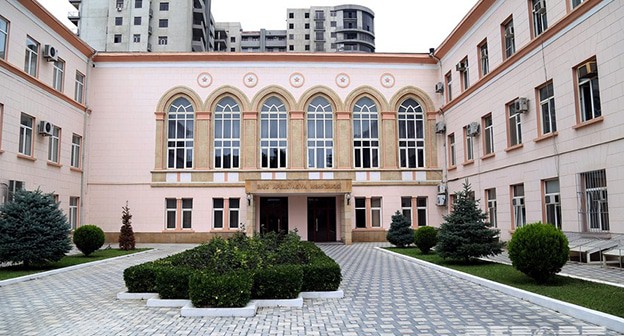 Апелляционный суд в Баку. Фото: report.az https://report.az/ru/milli-mejlis/budut-naznacheni-novie-sudi-v-bakinskiy-apellyacionniy-sud-spisok/ Апелляционный суд в Баку. Фото: report.az https://report.az/ru/milli-mejlis/budut-naznacheni-novie-sudi-v-bakinskiy-apellyacionniy-sud-spisok/