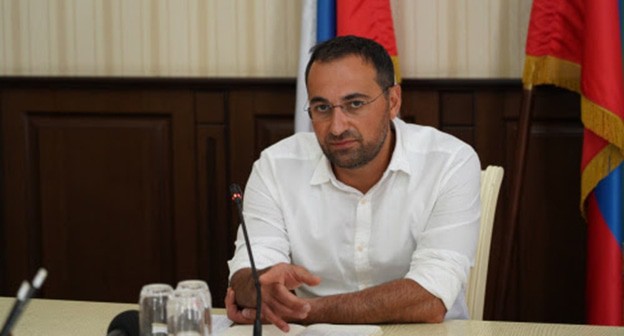Рустамбек Пирмагомедов. Фото: официальный сайт города Дербента http://www.derbent.org/about/glava/?PAGEN_2=10 Рустамбек Пирмагомедов. Фото: официальный сайт города Дербента http://www.derbent.org/about/glava/?PAGEN_2=10