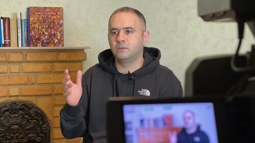 Ульви Гасанли. Фото: https://turan.az/ru/politika/komitet-zashhity-zurnalistov-prizval-osvobodit-ulvi-gasanly-774563 Ульви Гасанли. Фото: https://turan.az/ru/politika/komitet-zashhity-zurnalistov-prizval-osvobodit-ulvi-gasanly-774563