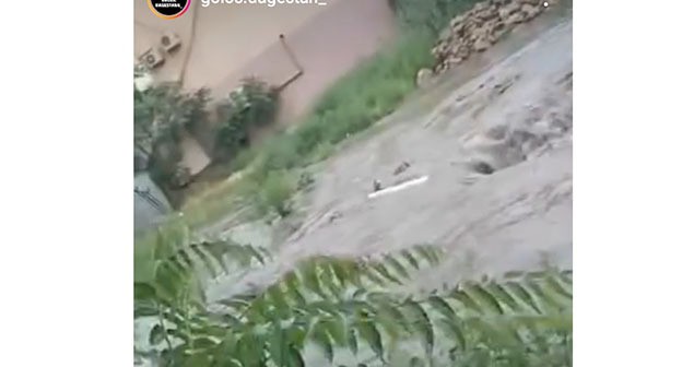 Трасса в село Новосаситли Хасавюртовского района сильно разбита и пришла в негодное состояние. Скриншот видео golos.dagestan_ Instagram принадлежит компании Meta деятельность которой запрещена в России Трасса в село Новосаситли Хасавюртовского района сильно разбита и пришла в негодное состояние. Скриншот видео golos.dagestan_ Instagram принадлежит компании Meta деятельность которой запрещена в России