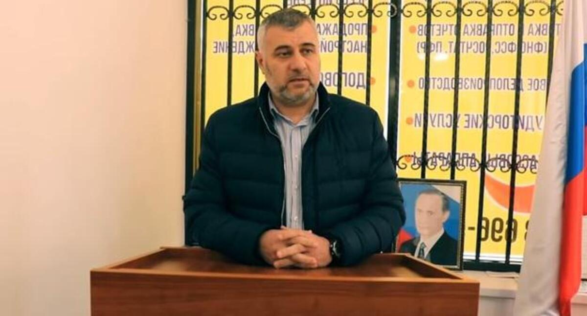 Барах Чемурзиев. Кадр видео https://www.youtube.com/watch?v=8fr6C2Gaa4w Барах Чемурзиев. Кадр видео https://www.youtube.com/watch?v=8fr6C2Gaa4w