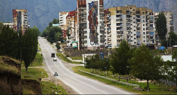 Тырныауз, фото: https://ru.wikipedia.org/wiki/%D0%A2%D1%8B%D1%80%D0%BD%D1%8B%D0%B0%D1%83%D0%B7 Тырныауз, фото: https://ru.wikipedia.org/wiki/%D0%A2%D1%8B%D1%80%D0%BD%D1%8B%D0%B0%D1%83%D0%B7