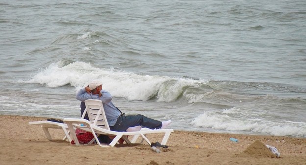 Пляж в Дербенте, фото: Dmitry N https://www.tripadvisor.ru/Attraction_Review-g2375803-d15306627-Reviews-Derbent_Beach-Derbent_Republic_of_Dagestan_North_Caucasian_District.html Пляж в Дербенте, фото: Dmitry N https://www.tripadvisor.ru/Attraction_Review-g2375803-d15306627-Reviews-Derbent_Beach-Derbent_Republic_of_Dagestan_North_Caucasian_District.html