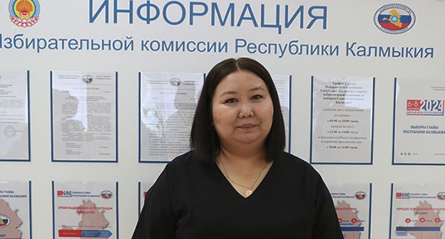 Айса Баянова стала вторым кандидатом, подавшим документы в региональный Избирком для выдвижения на выборах. Фото: riakalm.ru kiihttps://riakalm.ru/news/politics/43896-eshche-odin-kandidat-podal-dokumenty-dlya-uchastiya-v-vyborakh-glavy-kalmykii Айса Баянова стала вторым кандидатом, подавшим документы в региональный Избирком для выдвижения на выборах. Фото: riakalm.ru kiihttps://riakalm.ru/news/politics/43896-eshche-odin-kandidat-podal-dokumenty-dlya-uchastiya-v-vyborakh-glavy-kalmykii