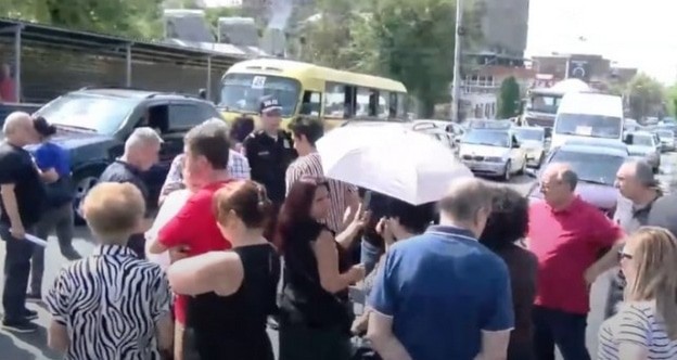 Акция протеста сотрудников научного центра. Ереван, 6 сентября 2024 года. Фото Aysor.am https://t.me/aysor/114901 Акция протеста сотрудников научного центра. Ереван, 6 сентября 2024 года. Фото Aysor.am https://t.me/aysor/114901