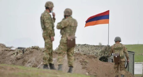 Армянские военнослужащие на границе с Азербайджаном. Фото: аппарат президента Республики Армения


