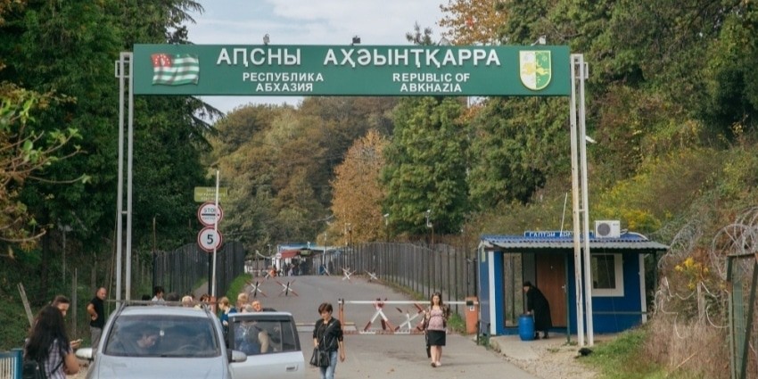 Пункт пропуска на границе Абхазии и Грузии. Фото с сайта СГБ Абхазии https://sgb.apsny.land/item/142-respublika-abkhaziya-vremenno-otkryvaet-kpp-ingur-dlya-priema-nakhodyashchikhsya-v-gruzii-grazhdan-i-zhitelej-abkhazii Пункт пропуска на границе Абхазии и Грузии. Фото с сайта СГБ Абхазии https://sgb.apsny.land/item/142-respublika-abkhaziya-vremenno-otkryvaet-kpp-ingur-dlya-priema-nakhodyashchikhsya-v-gruzii-grazhdan-i-zhitelej-abkhazii