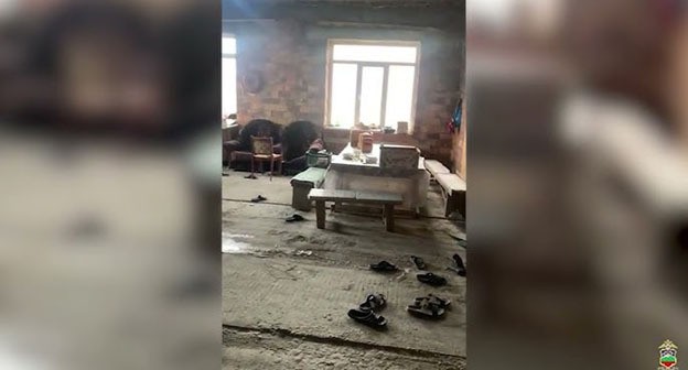 Задержание мигрантов в Карачаево-Черкесии. Скриншот видео
МВД МЕДИА https://www.youtube.com/watch?v=B5Y2CGPJH9g Задержание мигрантов в Карачаево-Черкесии. Скриншот видео
МВД МЕДИА https://www.youtube.com/watch?v=B5Y2CGPJH9g
