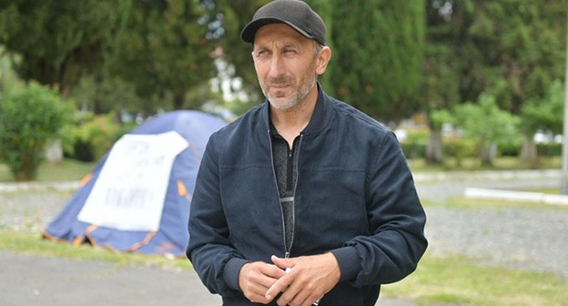Джансух Адлейб. Фото: https://vs-ra.org/novosti-i-informatsiya/item/585-dzhansukh-adlejba-vzyat-pod-strazhu Джансух Адлейб. Фото: https://vs-ra.org/novosti-i-informatsiya/item/585-dzhansukh-adlejba-vzyat-pod-strazhu