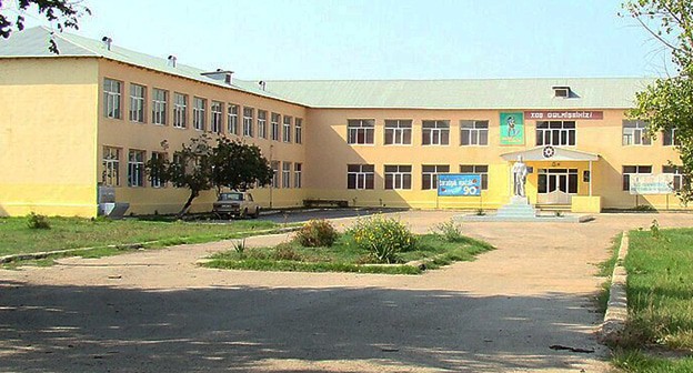 Школа в селе Борадигях Масаллинского района Азербайджана. Фото: Vago https://ru.wikipedia.org Школа в селе Борадигях Масаллинского района Азербайджана. Фото: Vago https://ru.wikipedia.org