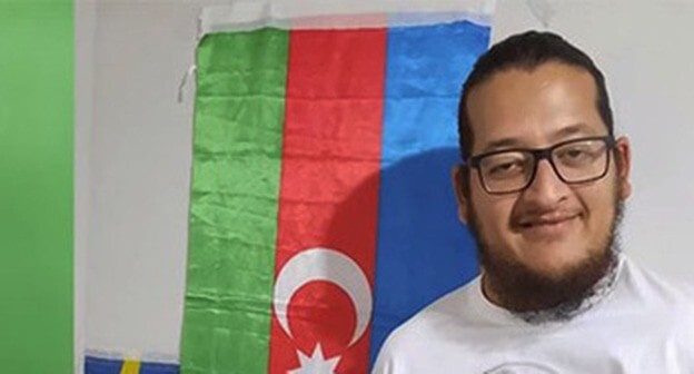 Фамиль Халилов. Скриншот видео Meydan TV https://www.youtube.com/watch?v=exZkjbxMWw0 Фамиль Халилов. Скриншот видео Meydan TV https://www.youtube.com/watch?v=exZkjbxMWw0