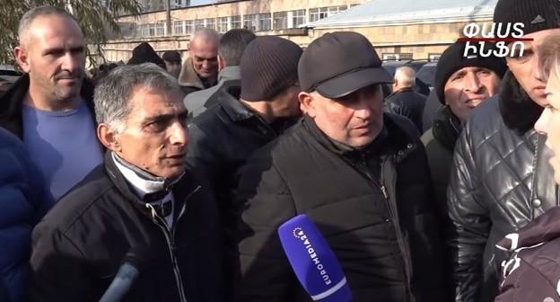 Бастующие водители в Ереване, стоп-кадр видео pastinfo.am Бастующие водители в Ереване, стоп-кадр видео pastinfo.am