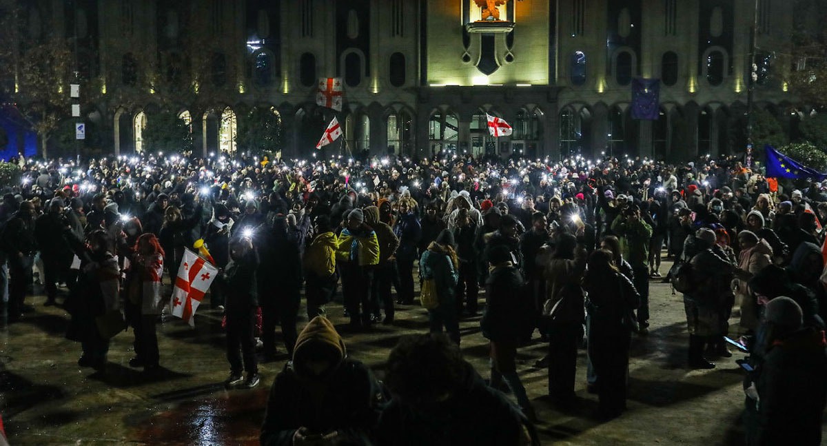 Участники акции протеста в Тбилиси. Фото Азиза Каримова для "Кавказского узла". Участники акции протеста в Тбилиси. Фото Азиза Каримова для "Кавказского узла".