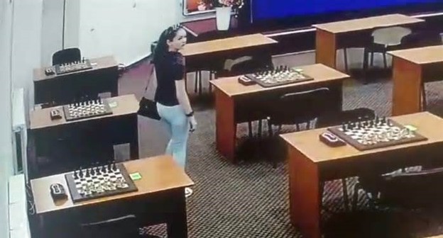 Кадр с камеры наблюдения, стоп-кадр видео https://rutube.ru/video/dc37bcb0ea28ad02b00d58b2718339a5/ Кадр с камеры наблюдения, стоп-кадр видео https://rutube.ru/video/dc37bcb0ea28ad02b00d58b2718339a5/