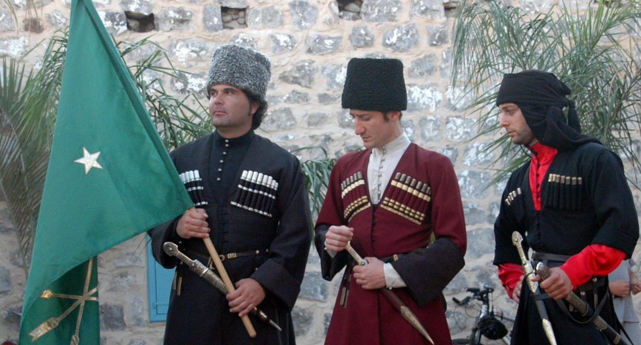 Черкесы.
Фото https://commons.m.wikimedia.org/wiki/User:Andynapso