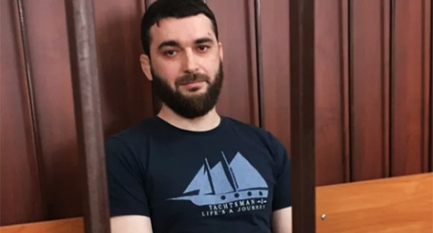 Абдулмумин Гаджиев. Фото https://memohrc.org/ru/news_old/dagestanskiy-zhurnalist-abdulmumin-gadzhiev-ostanetsya-pod-strazhey признан инагентом Абдулмумин Гаджиев. Фото https://memohrc.org/ru/news_old/dagestanskiy-zhurnalist-abdulmumin-gadzhiev-ostanetsya-pod-strazhey признан инагентом