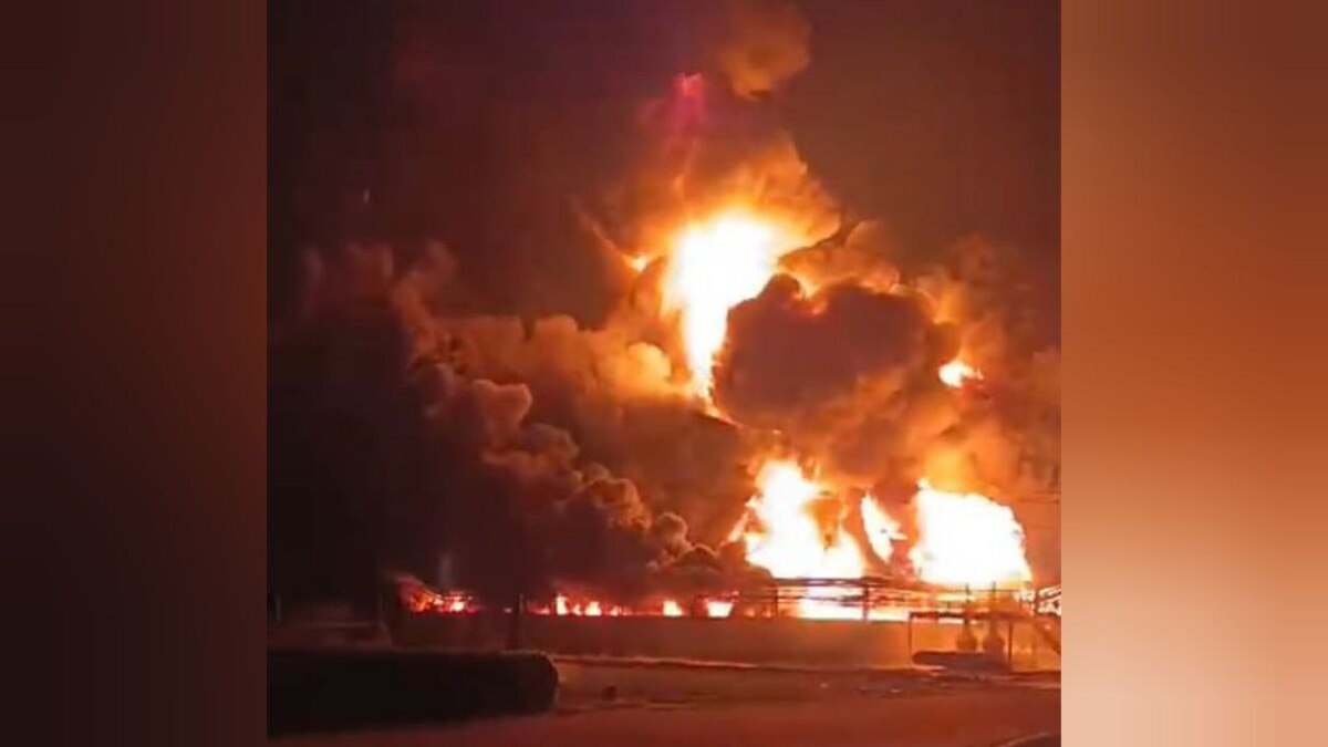 Пожар на нефтебазе в станице Кавказской. 19 марта 2025 г. Скриншот видео t.me/gorod_kropotkin Пожар на нефтебазе в станице Кавказской. 19 марта 2025 г. Скриншот видео t.me/gorod_kropotkin
