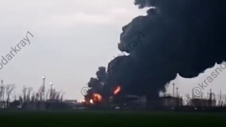 Пожар на нефтебазе в станице Кавказской. 19 марта 2025 г. Фото: телеграм-канал "Краснодар и край"
