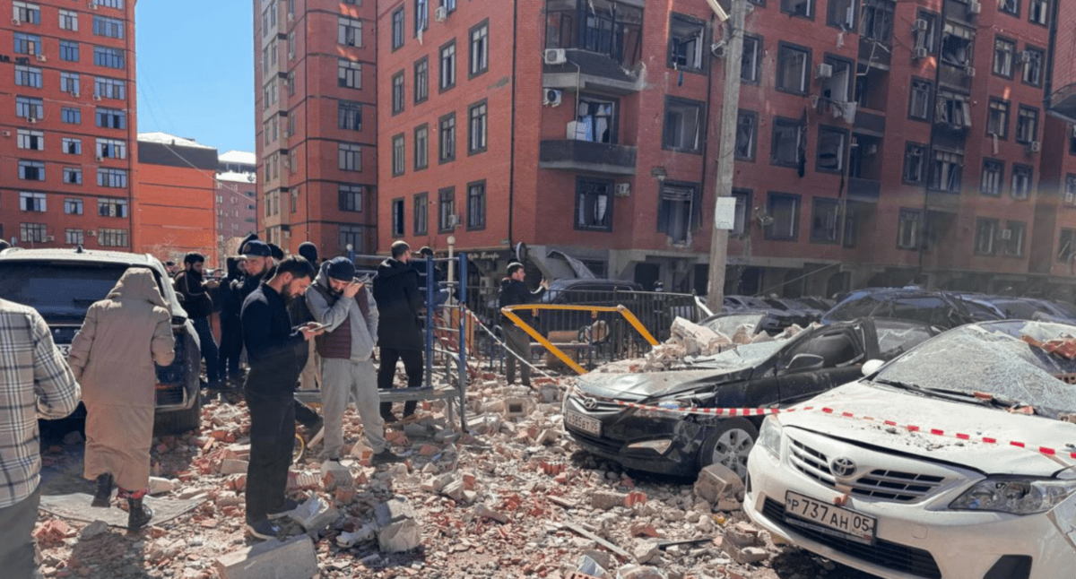 Место взрыва. Скриншот фото из  Telegram-канала администрации Махачкалы от 25.03.25, https://t.me/mkala_news/38763.