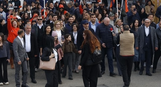Участники митинга альянса "Мать Армения" в Гюмри, 27 марта 2025 года. Фото: Andranik Tevanyan / Facebook Участники митинга альянса "Мать Армения" в Гюмри, 27 марта 2025 года. Фото: Andranik Tevanyan / Facebook