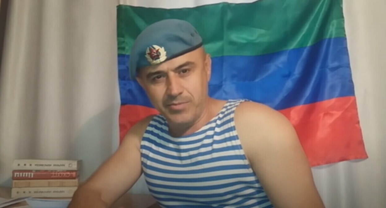Асхабали Алибеков. Кадр видео на канале "Дикий десантник" https://www.youtube.com/watch?v=pgXra9fVrsI