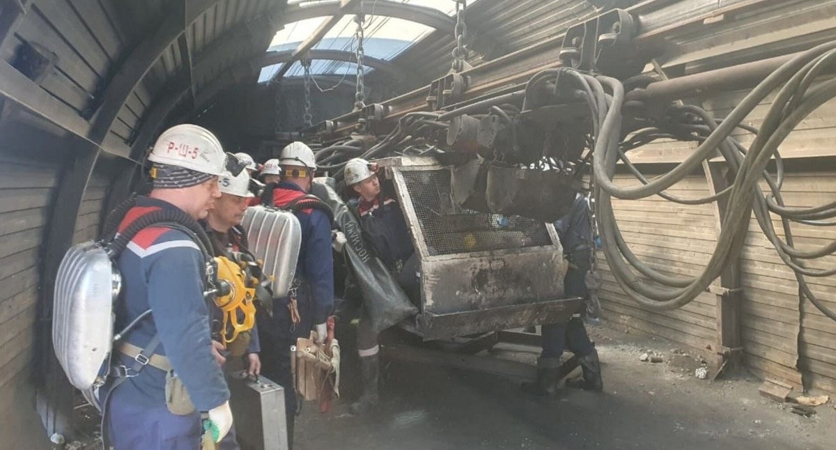 Спасательная операция на шахте "Садкинская". Фото: управление МЧС по Ростовской области https://t.me/mchs_rostov/7817 Спасательная операция на шахте "Садкинская". Фото: управление МЧС по Ростовской области https://t.me/mchs_rostov/7817