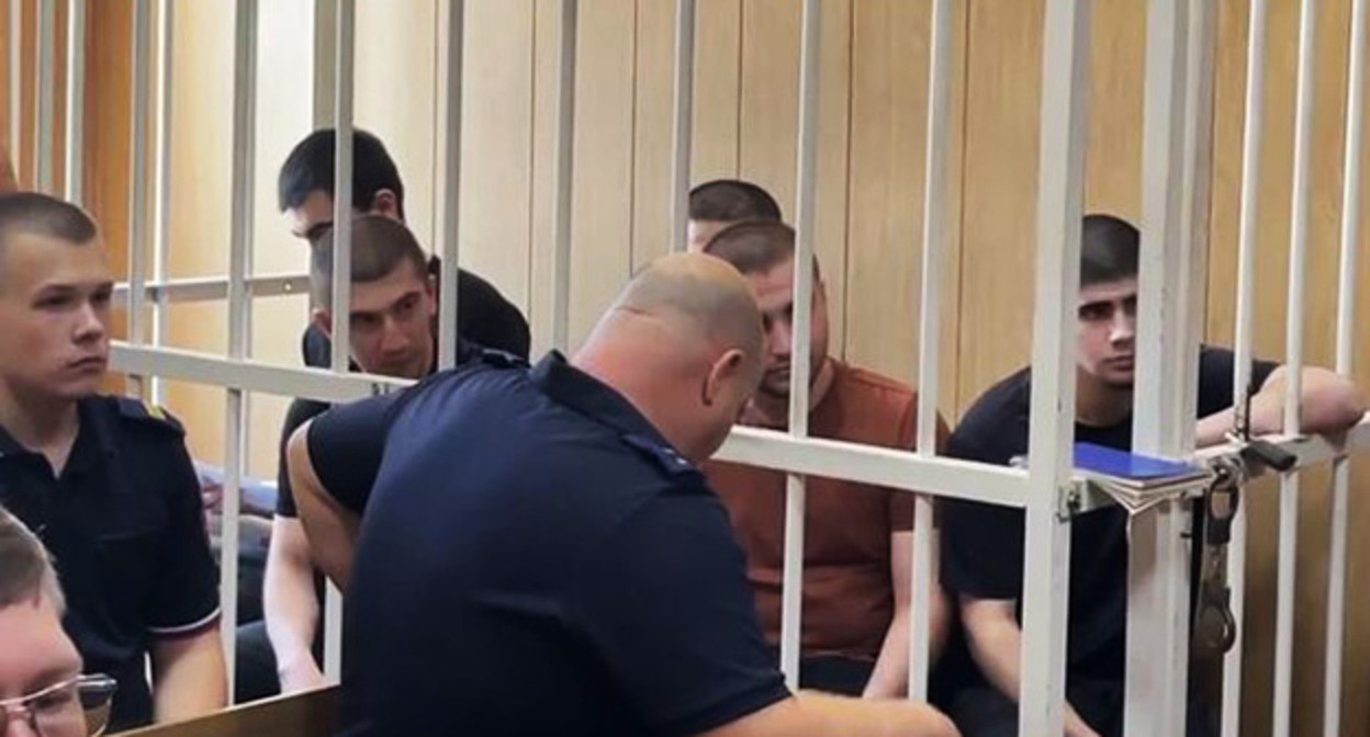 Осужденные по делу о беспорядках в аэропорту Махачкалы. Скриншот видео из телеграм-канала пресс-службы судов Кубани