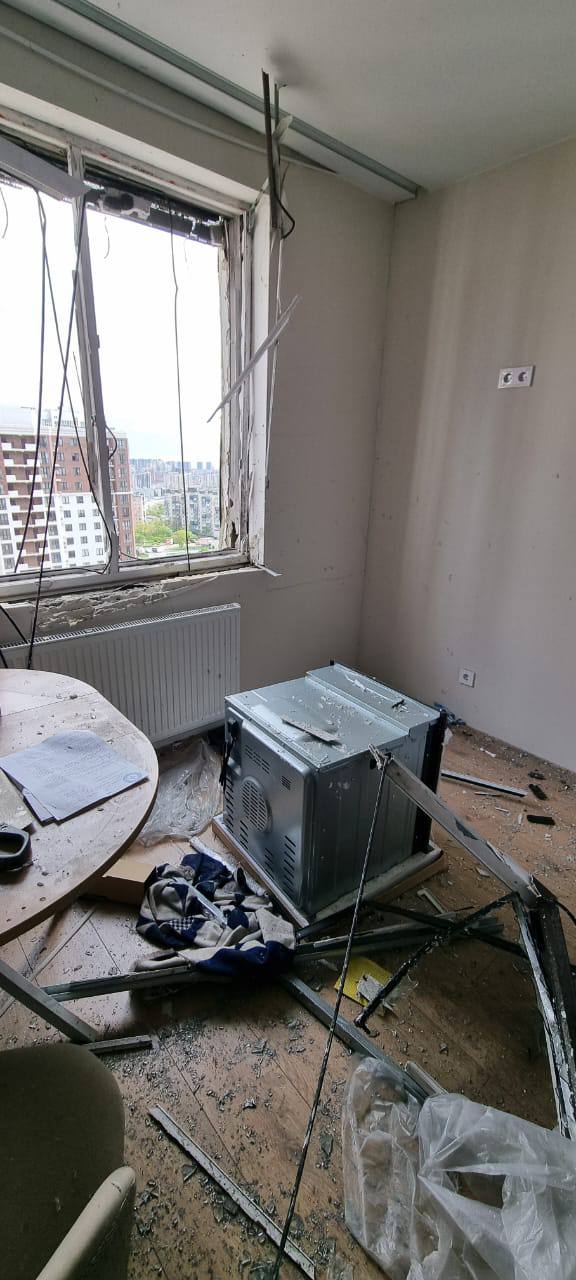 Одна из пострадавших в результате атаки БПЛА квартир в Новороссийске. Скриншот из телеграм-канала главы города Новороссийска Андрея Кравченко https://t.me/kravchenko_glava_nvrsk/11568