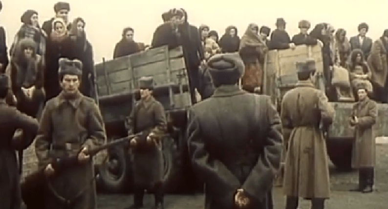 Депортация карачаевского народа. Стоп-кадр видео "Мы не забудем": переселение карачая" https://www.youtube.com/watch?app=desktop&v=AawxLIBMQJc