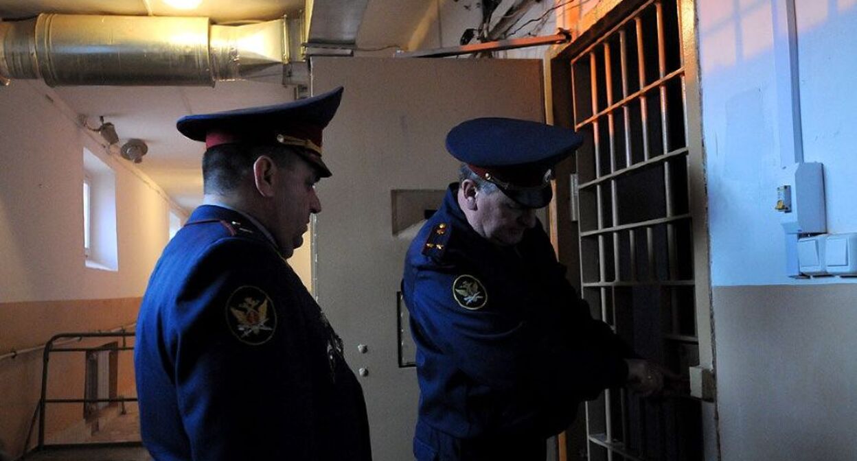 Следственный изолятор. Фото Елены Синеок, "Юга.ру"